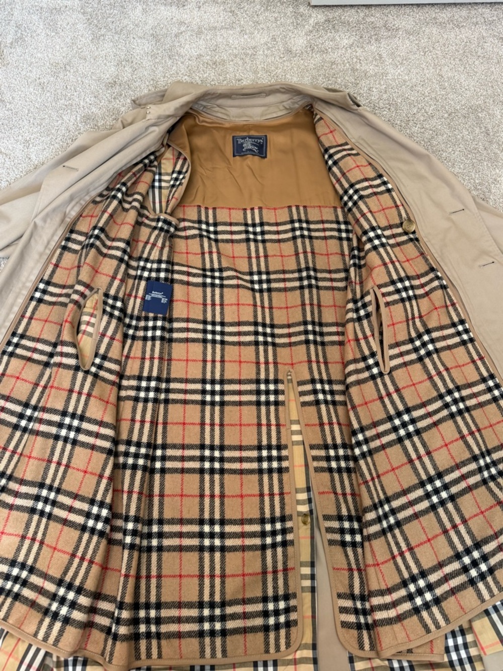 Authenic Vintage Burberry Tan Double-Breasted Trench Coat - Picture 8 of 16